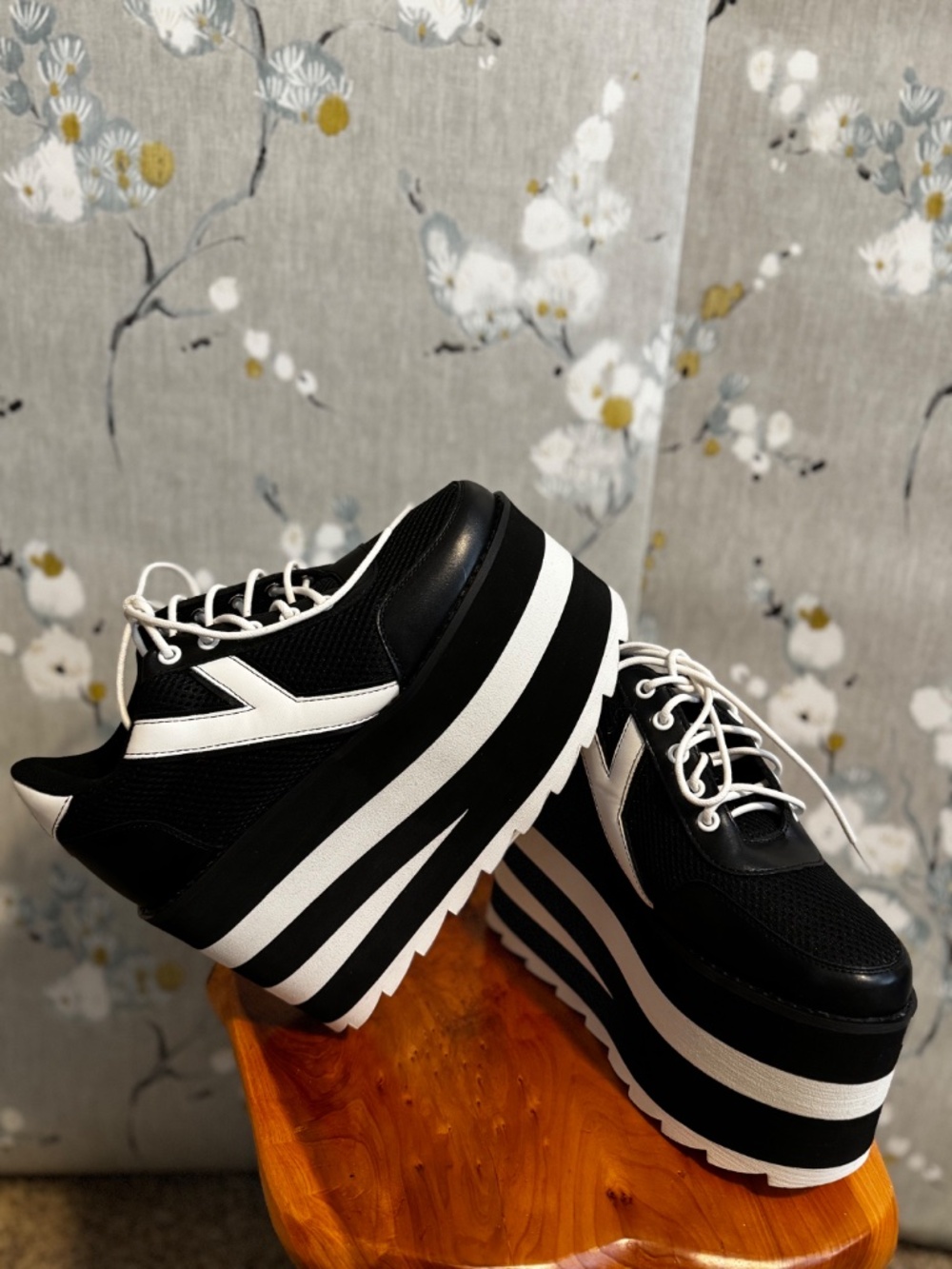 Brand New in Box YRU Karazii Flatform Sneakers - Picture 5 of 8